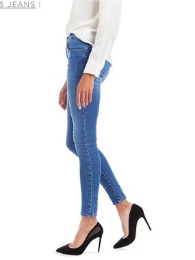Vervet Women's Skinny Jeans